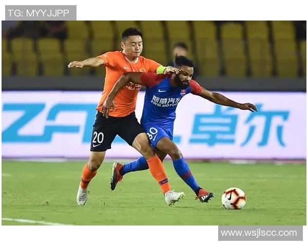 武汉足球队边路渗透战术解析与实践探讨