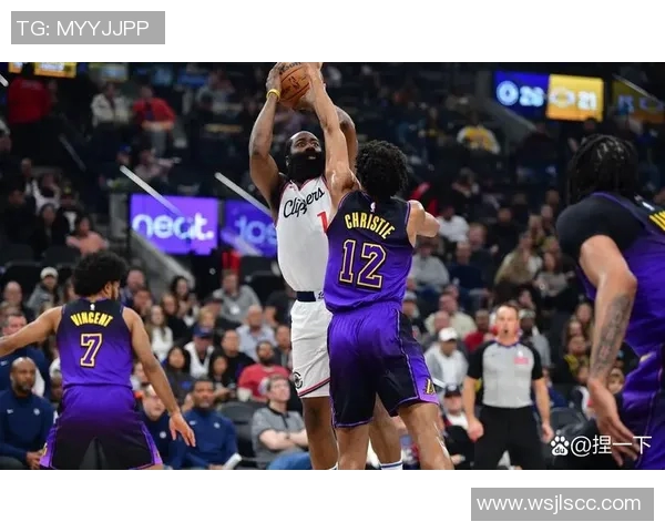 公牛与活塞激战正酣NBA直播精彩瞬间回顾与分析