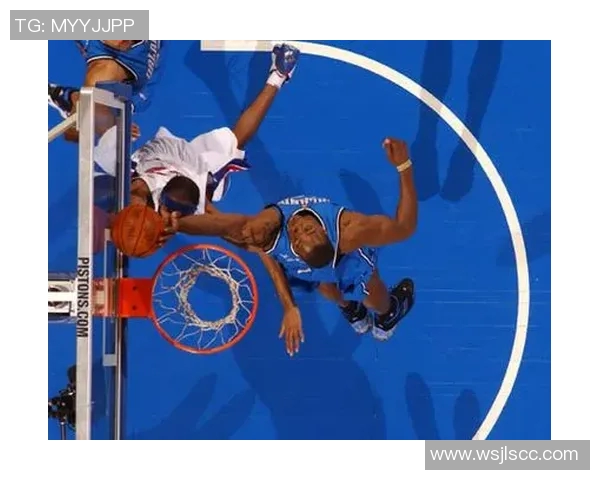 奥登与霍华德精彩对决视频回顾NBA巨星的巅峰时刻与职业生涯对比分析 奥登与霍华德精彩对决视频回顾NBA巨星的巅峰时刻与职业生涯对比分析